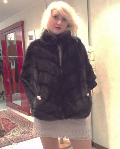 pelliccia-poncho-visone-canna-di-fucile-visone-femmina-pelle-intera-big